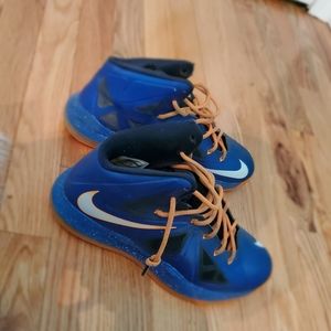 Lebron sneakers 10 (Gs)